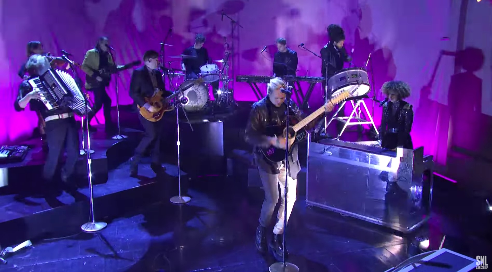 Καταιγιστικοί Arcade Fire στο Saturday Night Live 