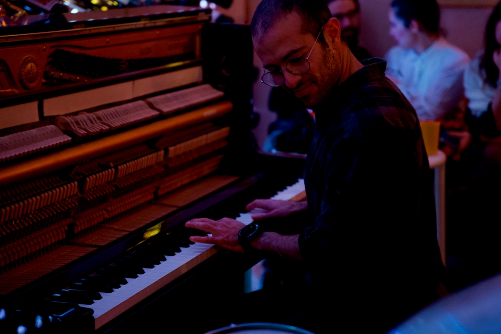 Ο Μάρκος Χαϊδεμένος στο Half Note