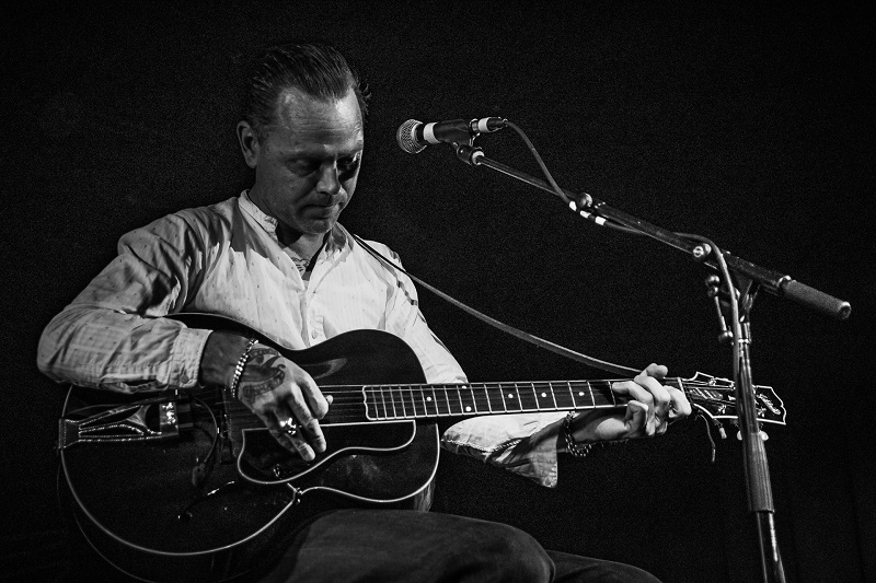 «Love Me Or Die» Christopher William Stoneking 