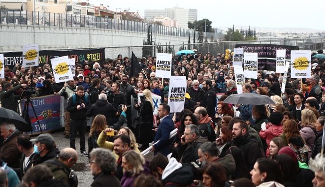 48ωρη απεργία των καλλιτεχνών για την απόσυρση του Προεδρικού Διατάγματος