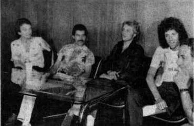 Οι fans των Queen διχάζονται με την αφαίρεση του "Fat Bottom Girls" 