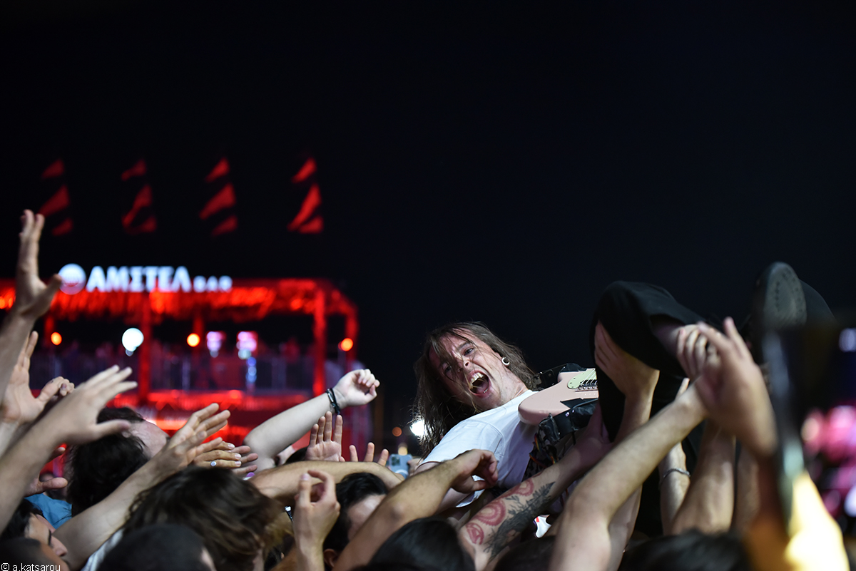 Πήγαμε, είδαμε και μπήκαμε σε ρυθμούς IDLES και Free Palestine στο Release Athens