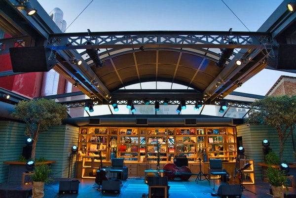 O Νοέμβριος συνεχίζεται μουσικά στο Roof Stage του Gazarte