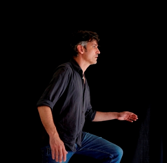 Ο Φώτης Σιώτας επιστρέφει στο Skrow Theater