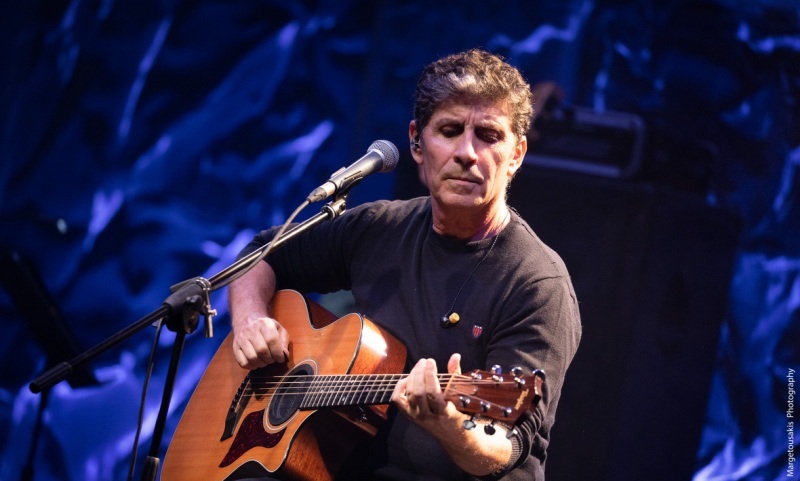 Δύο τελευταίες εμφανίσεις για τον Σωκράτη Μάλαμα στην Ακτή Πειραιώς