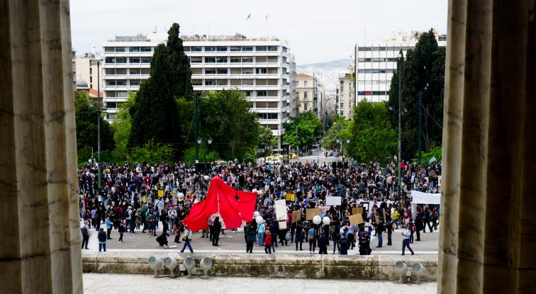 Μποφίλιου και Νέγκα τραγουδούν το «Τίποτα δεν πάει χαμένο» video