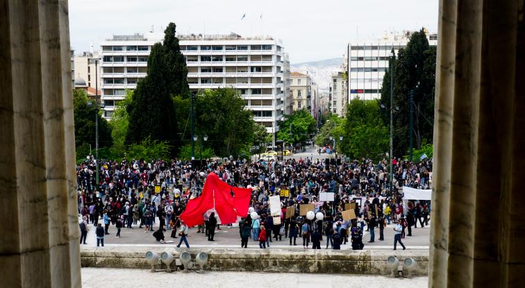 Μποφίλιου και Νέγκα τραγουδούν το «Τίποτα δεν πάει χαμένο» video