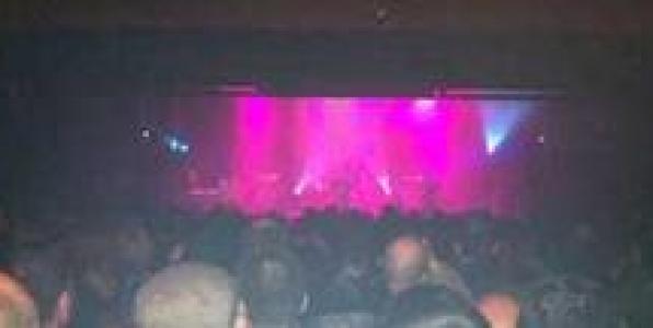 ΚΑΡΙΚΑΤΟΥΡΑ (;) Ο PETER HOOK ΑΛΛΑ ΜΙΑ ΧΑΡΑ ΤΗΝ ΕΚΑΝΕ ΤΗ ΔΟΥΛΕΙΑ ΤΟΥ...