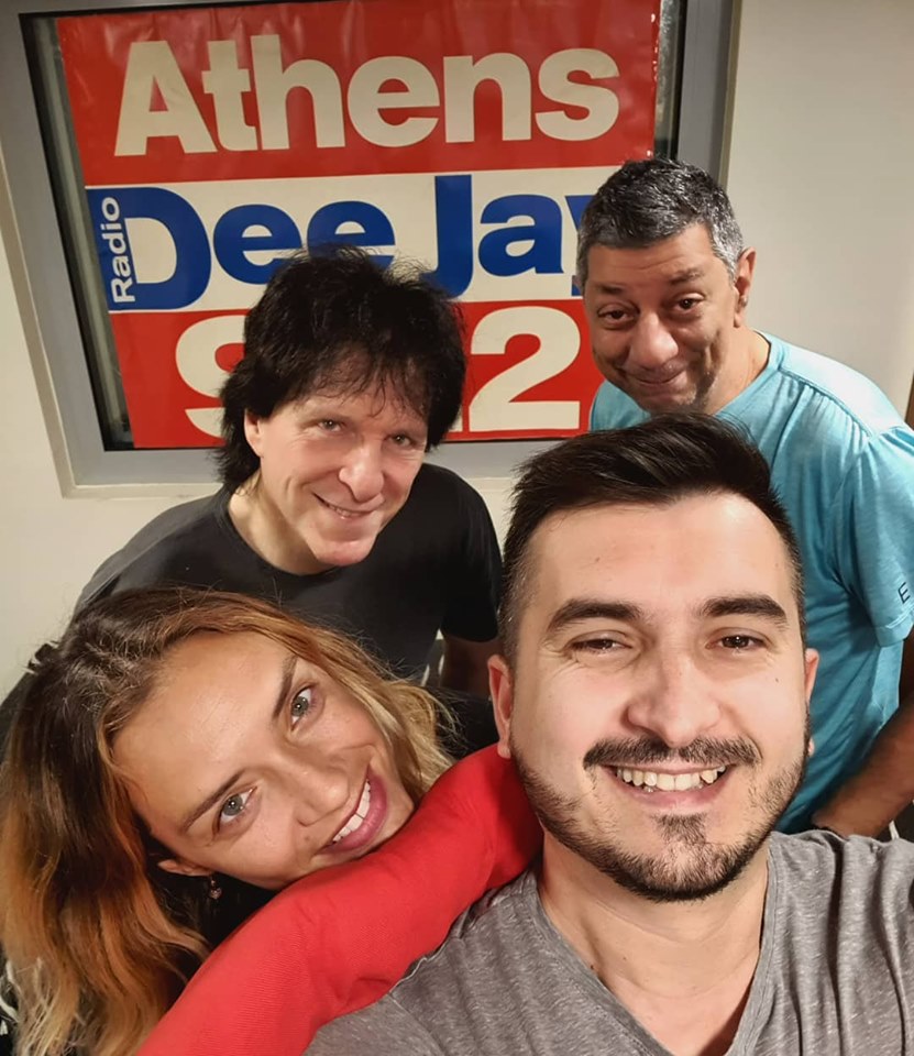 H έκπληξη του Athens DeeJay 95.2 με τον Elvis Costelo 