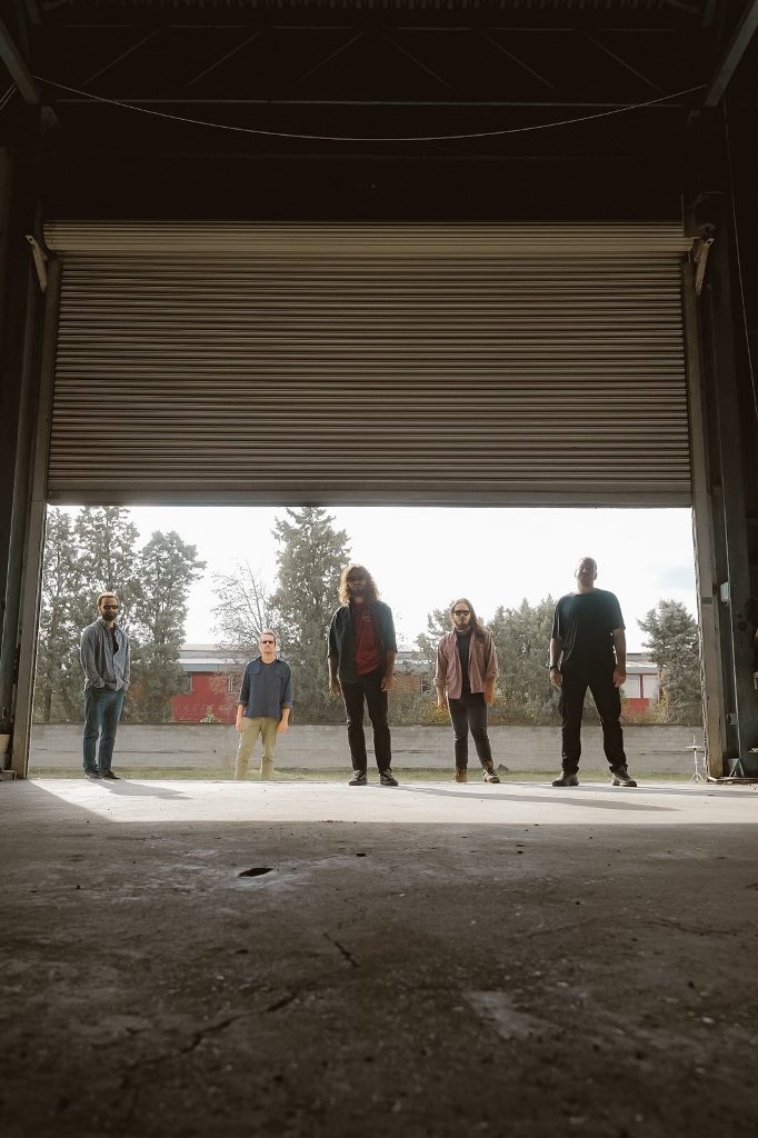 Οι Ψύλλοι στ' Άχυρα δίνουν ηλεκτρικό ραντεβού στην Αθήνα