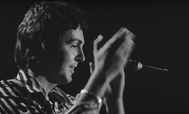 «Σύμπραξη»... Beatles με... Stones; 