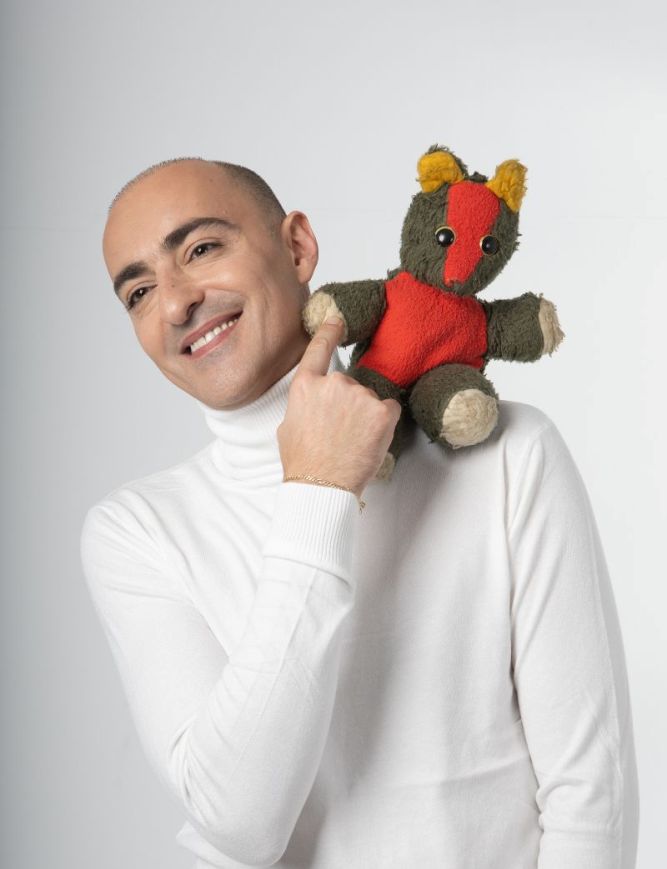 Ο Θανάσης Αλευράς επιστρέφει στο VOX