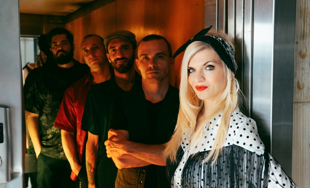 Οι Vanila Swing μας καλούν σ' ένα ξεσηκωτικό πάρτυ