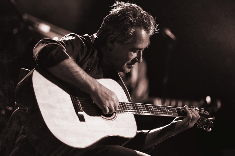 Τι θα λέγατε για ένα βράδυ στον Παντελή Θαλασσινό; Οι νικητές του διαγωνισμού