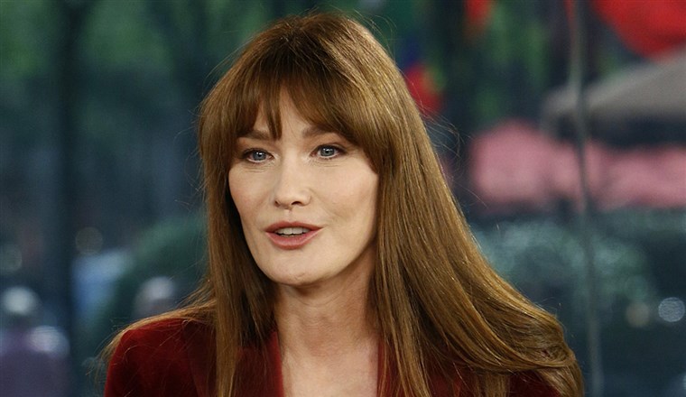 Η Carla Bruni επέστρεψε με νέο δίσκο
