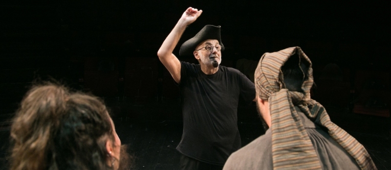 Ως την άκρη του κόσμου για τον Θάνο Μικρούτσικο