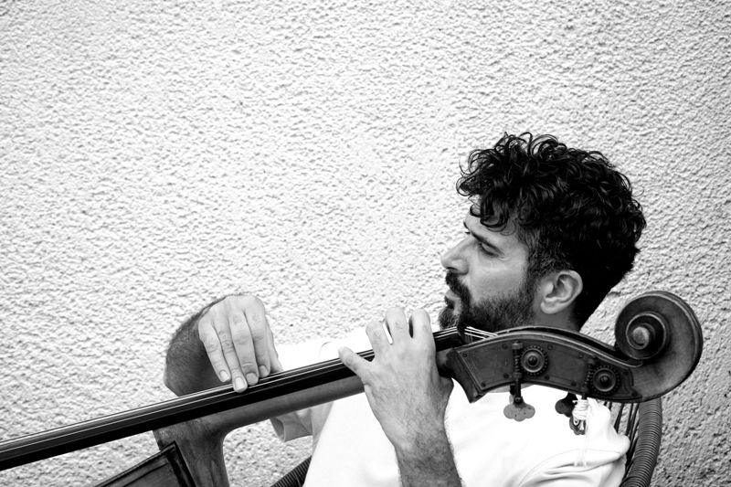 Ο Πέτρος Κλαμπάνης στο Roof Stage του Gazarte