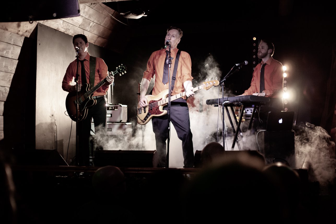 Οι Frank and Walters στη Death Disco