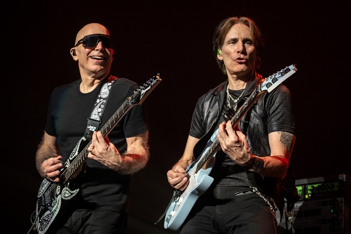 Joe Satriani και Steve Vai μαζί στη σκηνή του Rockwave
