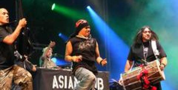 ASIAN DUB FOUNDATION: ΕΝΑΝΤΙΑ ΣΤΟΝ ΡΑΤΣΙΣΜΟ