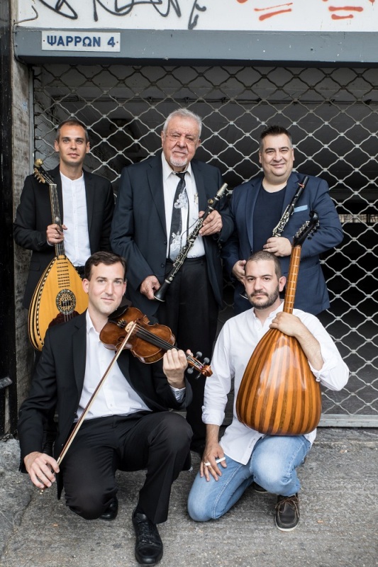 «Μαύρα µου χελιδόνια από την Αραπιά»