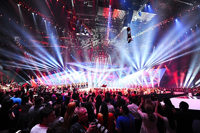 Ο Θανάσης Αλευράς και ο Ζερόμ Καλούτα θα παρουσιάσουν την Eurovision φέτος