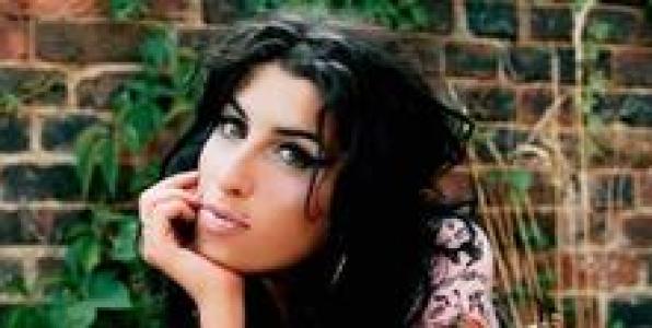 ΦΙΛΕ, ΠΑΕΙ ΚΑΙ Η AMY