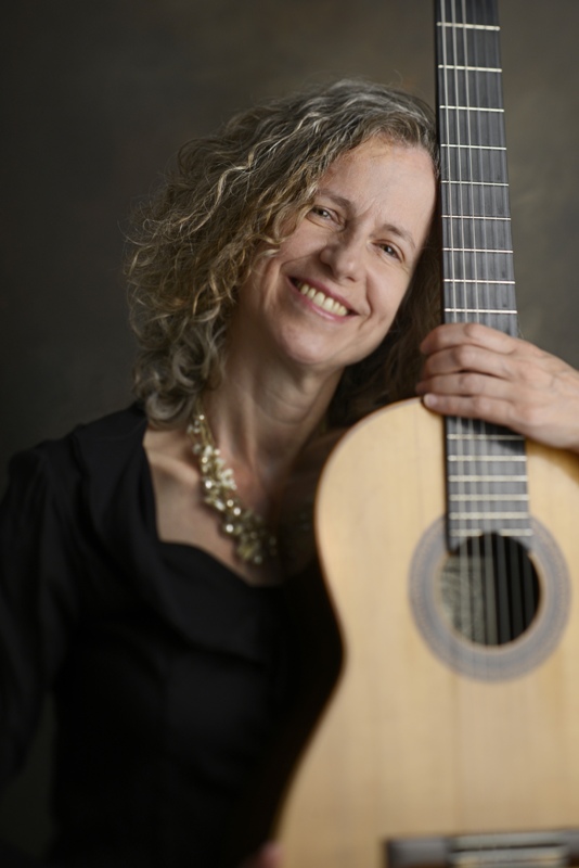 Η Έλενα Παπανδρέου παίζει Μάνο Χατζιδάκι στο Μέγαρο Μουσικής 