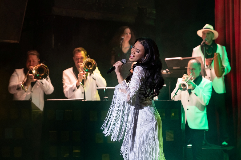 Η Rosanna Mailan Orchestra στην Πειραιώς 260