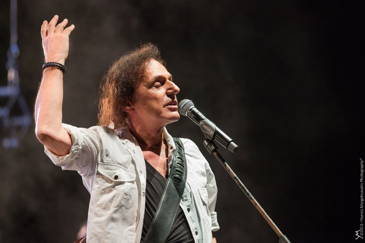 Γενέθλια στους «Βράχους» για τον Βασίλη Παπακωνσταντίνου