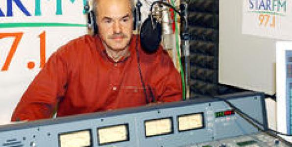 Νο 1 ΡΑΔΙΟΦΩΝΙΚΟΣ ΠΑΡΑΓΩΓΟΣ Ο ΓΙΩΡΓΟΣ ΠΑΠΑΝΔΡΕΟΥ