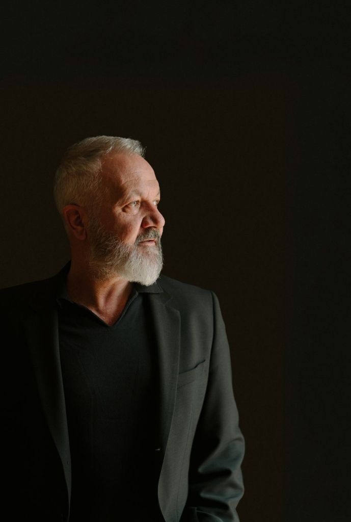 Ο Χρήστος Θηβαίος στο Θέατρο Βράχων