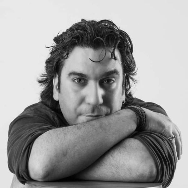 O Δημήτρης Φάκος στο Γυάλινο Up Stage