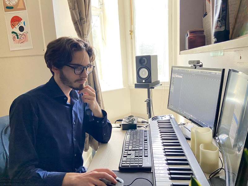 Ένας 20χρονος ετοιμάζεται να κατακτήσει τον κόσμο της κινηματογραφικής μουσικής