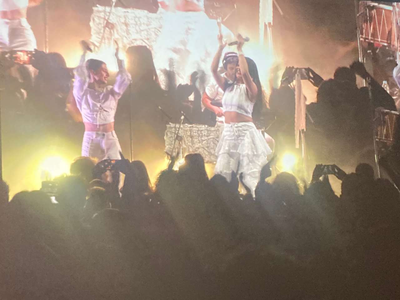 Καταπληκτική Marina Satti στην Κήπο του Μεγάρου