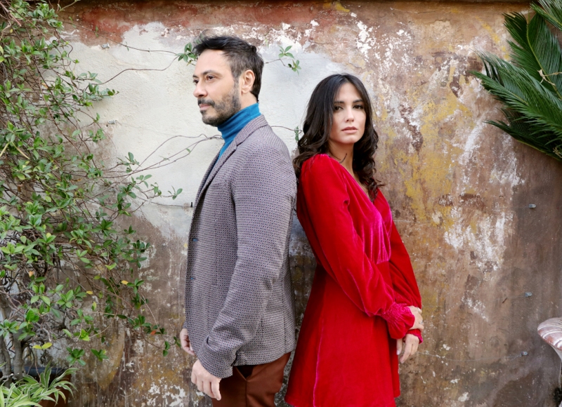 Ο Σταύρος Σιόλας και η Μάγδα Βαρούχα στο Σταυρό του Νότου