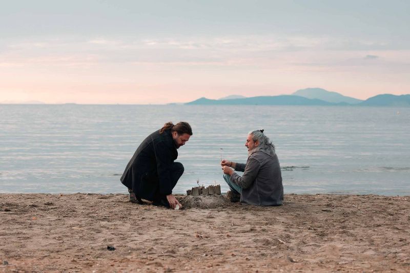 «Το Κάστρο»: Το ντουέτο του Γιάννη Χαρούλη και του Δημήτρη Μητσοτάκη