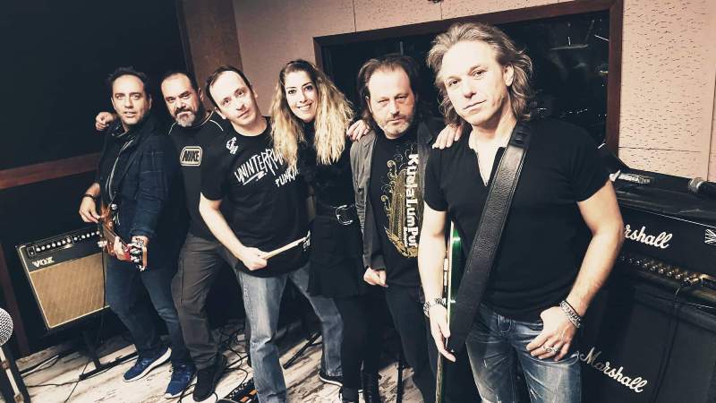 Οι ΥΠΕΡΑΝΩ ΥΠΟΨΙΑΣ στο Γυάλινο Up Stage