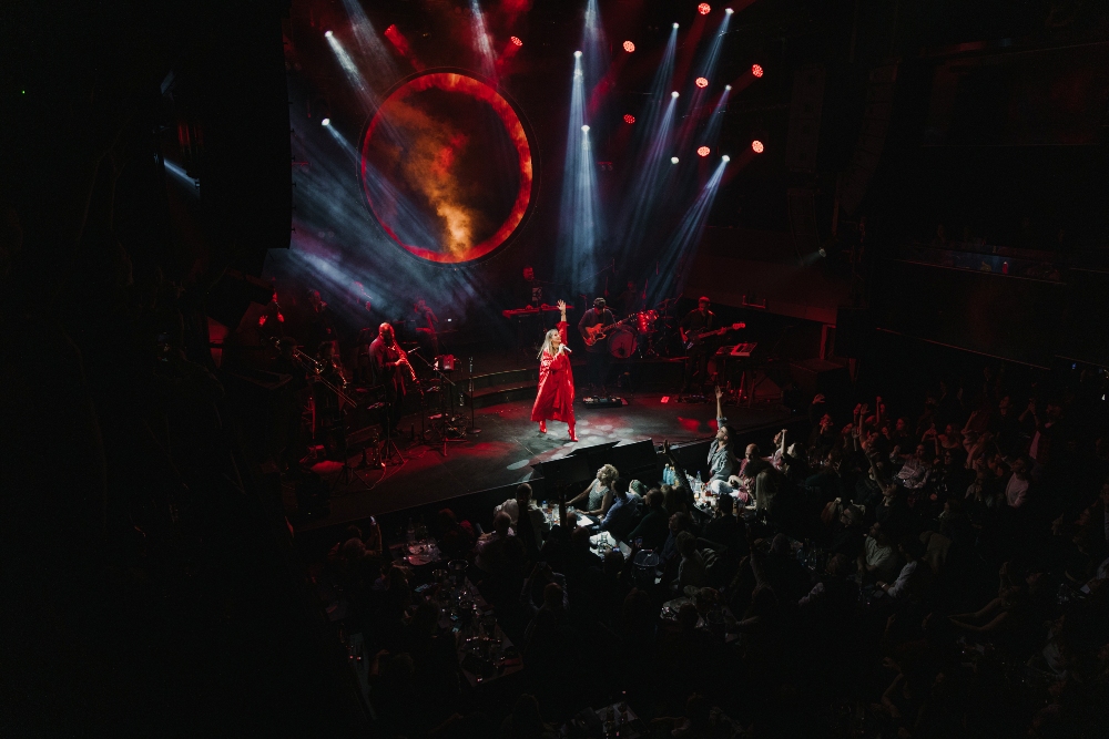 Η Νατάσσα Μποφίλιου και τον Απρίλιο στο VOX