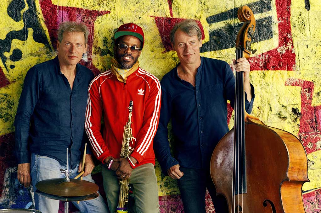 Οι M.O.M. για πρώτη φορά στην Ελλάδα