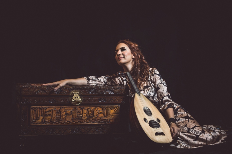 Η Βάσια Βουγιουκλή στη μουσική σκηνή Σφίγγα