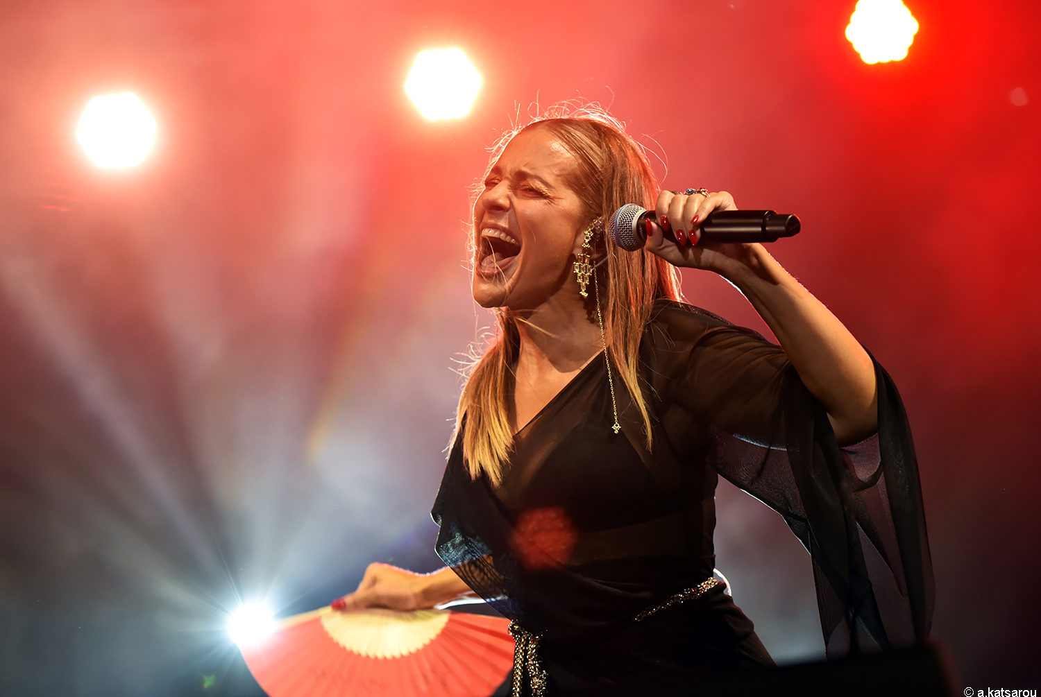 Μαγική Νατάσα Μποφίλιου στον κατάμεστο Λυκαβηττό