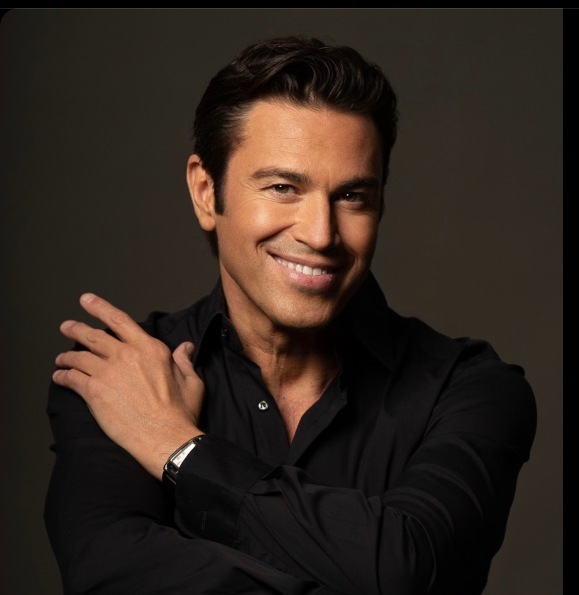 Μάριος Φραγκούλης και Dulce Pontes στο Μέγαρο Μουσικής 