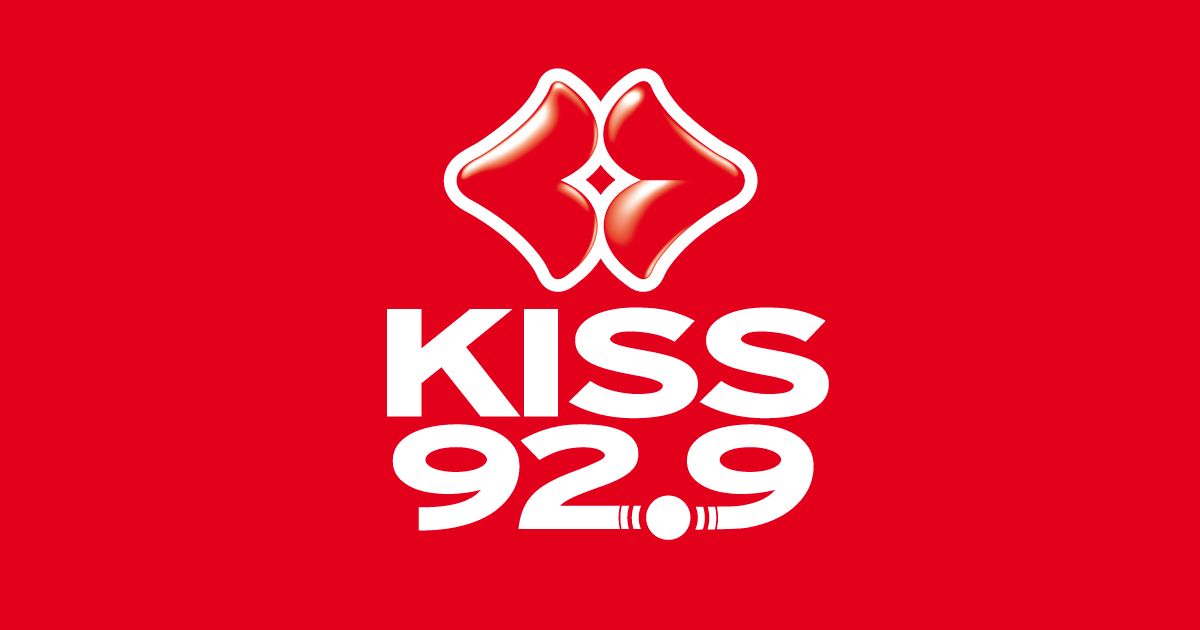 «Φρεσκάρει» τις Σαββατιάτικες εκπομπές του ο Kiss 92.9