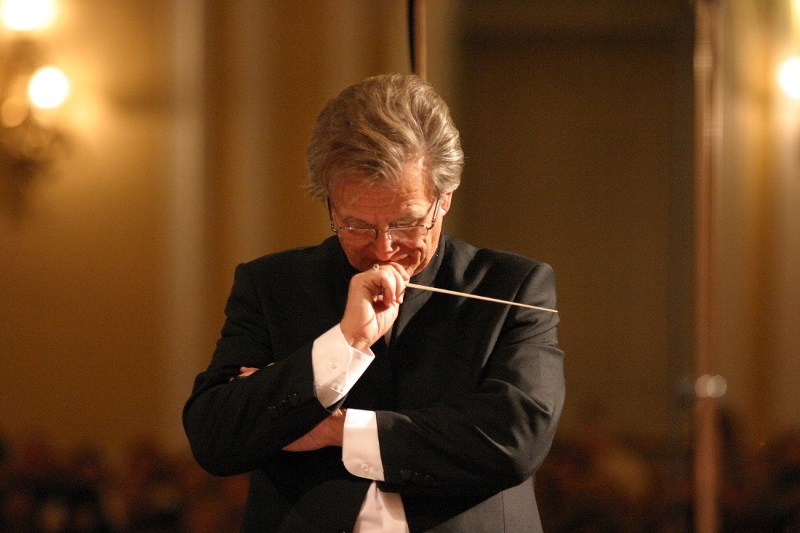 Η Tchaikovsky Symphony Orchestra στο Christmas Theater OnLine