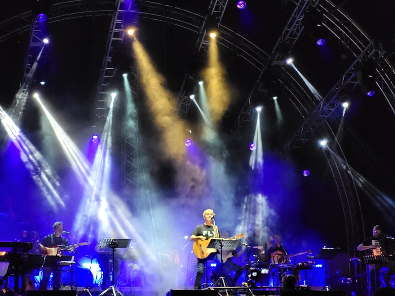 Πήγαμε – Είδαμε: «Πέταγε η ομάδα» του Γιώργου Νταλάρα στην Τεχνόπολη 