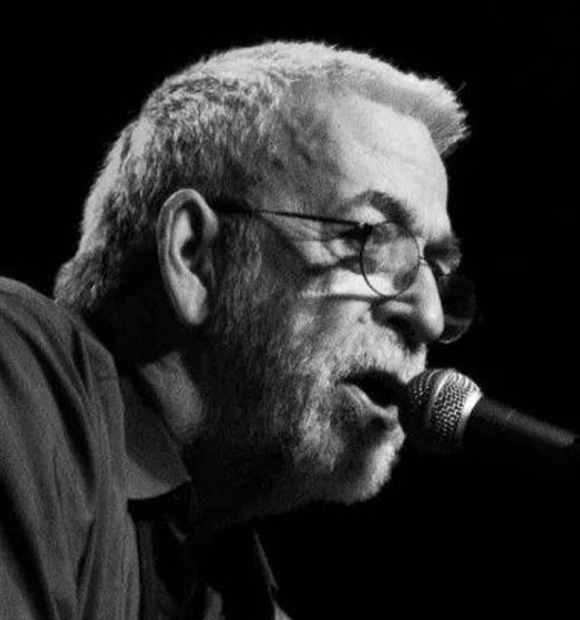 Ο Αργύρης Μπακιρτζής στο Μπαράκι της Διδότου