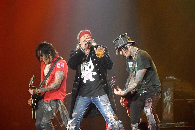 Οι Guns N Roses μήνυσαν online κατάστημα όπλων για παραβίαση εμπορικών σημάτων