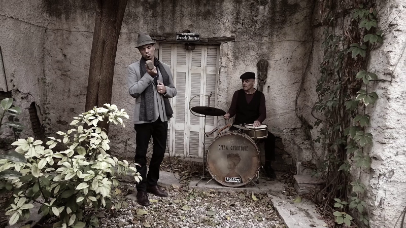  «Πώς θα ήταν αν απλά αγαπούσαμε δίχως να αναλύουμε τους λόγους;»