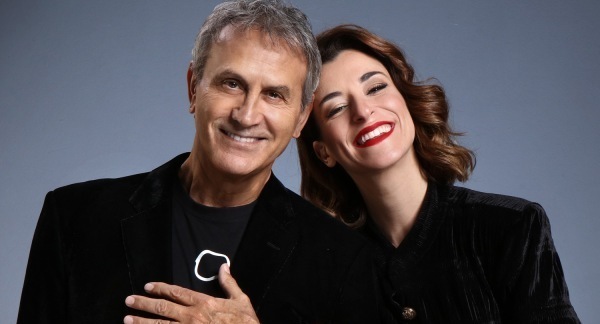 «Μια στιγμή για πάντα» από τον Γιώργο Νταλάρα και την Μαρίζα Ρίζου